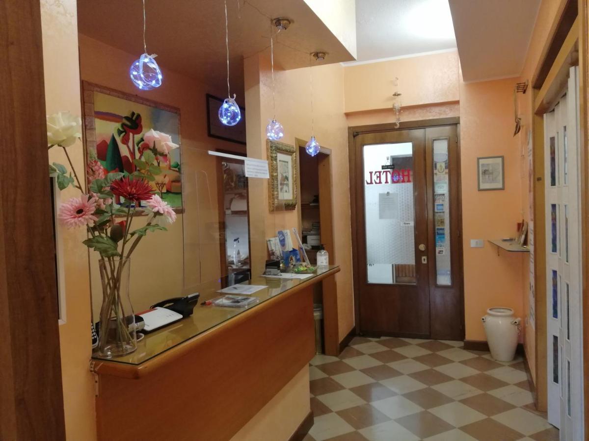 Albergo Roma Lanciano Exteriör bild